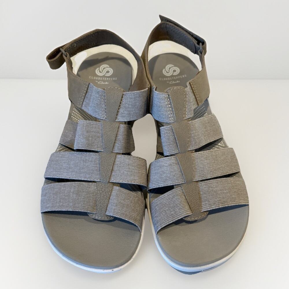 NWOB - Clarks Cloudsteppers Arla Shaylie Sandals Womens 8.5 Slingback taupe/Gray